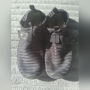 JBU Men's Black Slip-On Sneakers